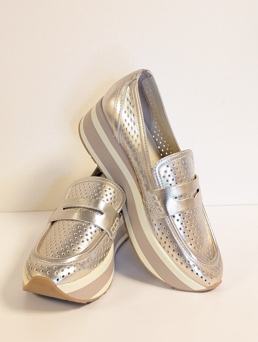 Dolce Vita Janine Platform Loafers 7.5 Gold Metallic Perforated Penny Loafers